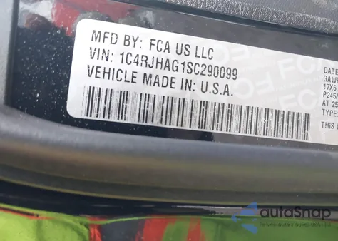 2025 Jeep Grand Cherokee Laredo 4X4 from USA, damaged, VIN 1C4RJHAG1SC290099